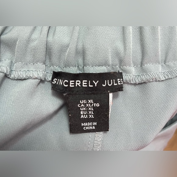 Sincerely Jules - Picture 3 of 3